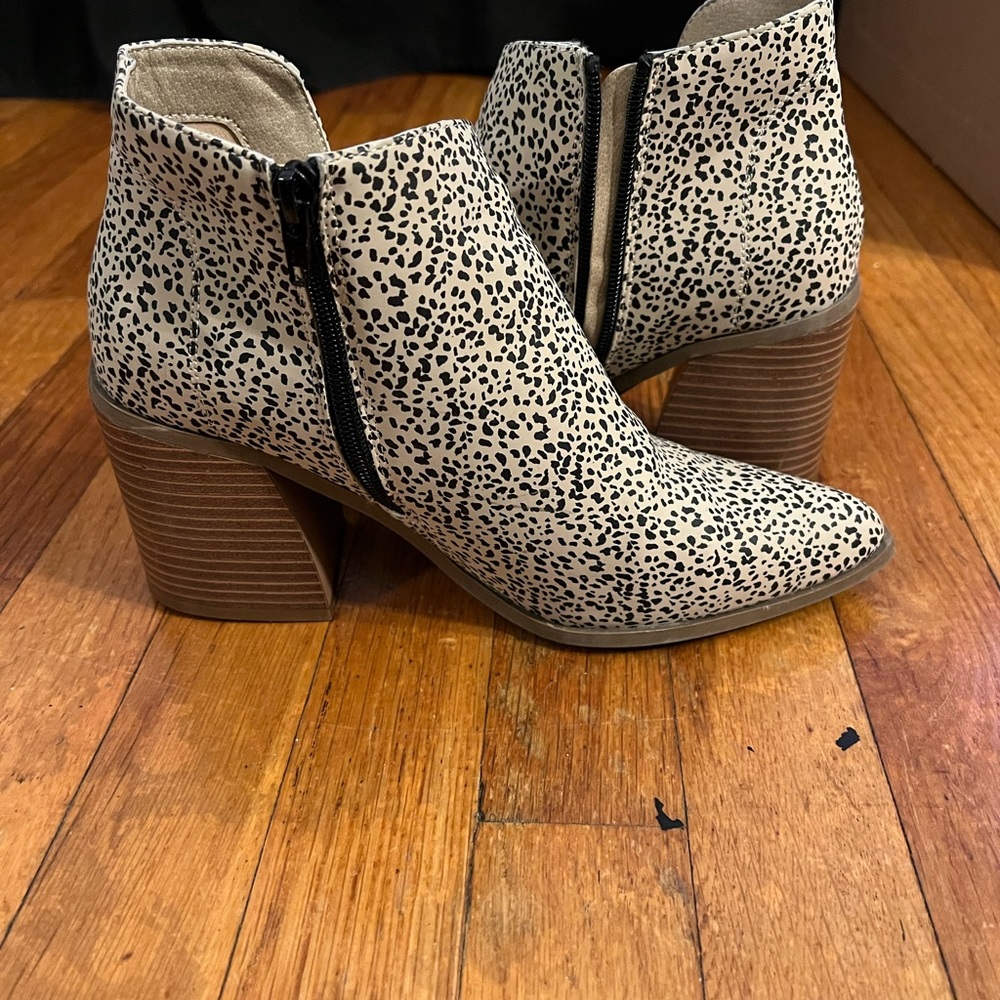 Spotted tan booties
